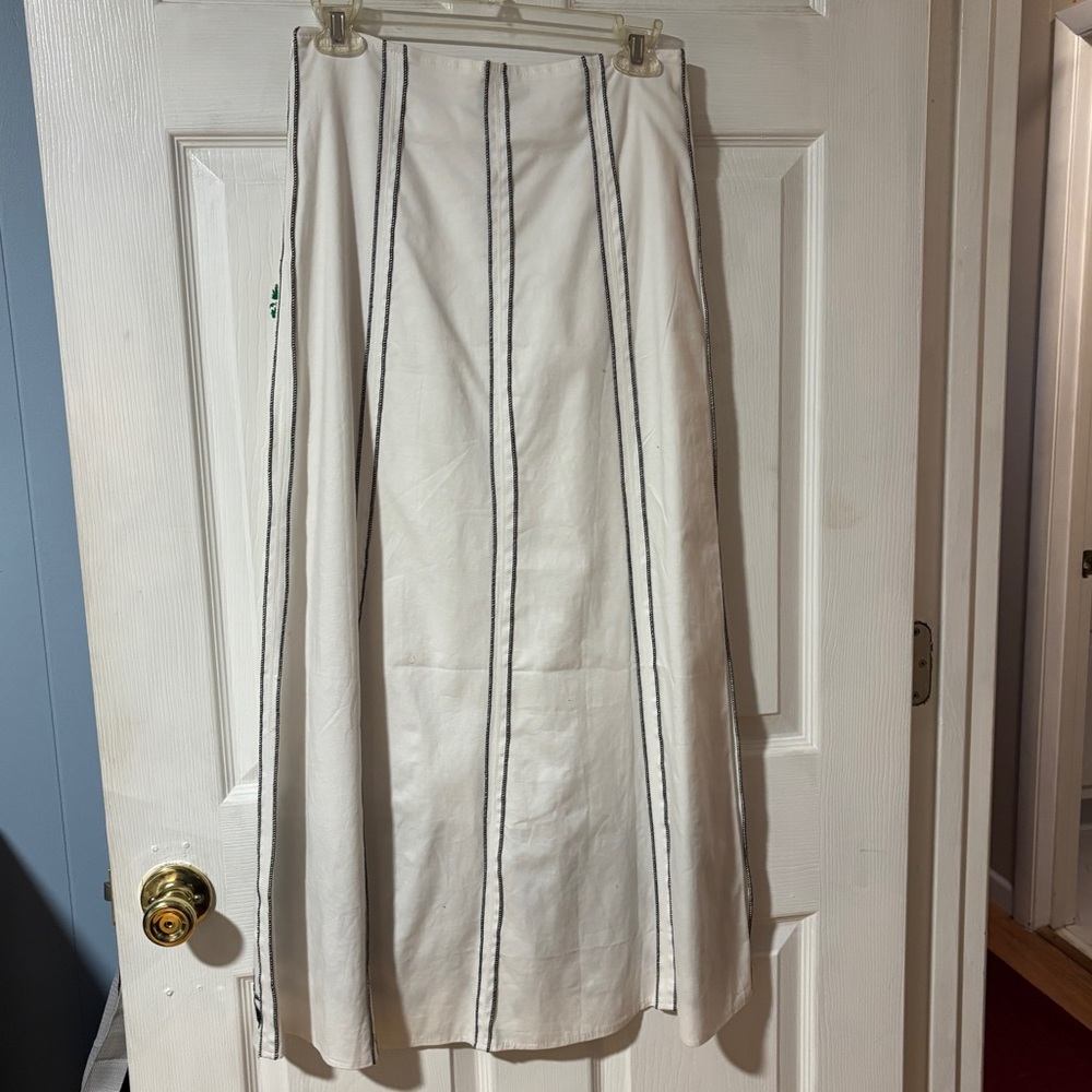 Stunning Vintage Kokomo Cream Skirt with Black Beaded Floral Embroidery - Picture 6 of 14